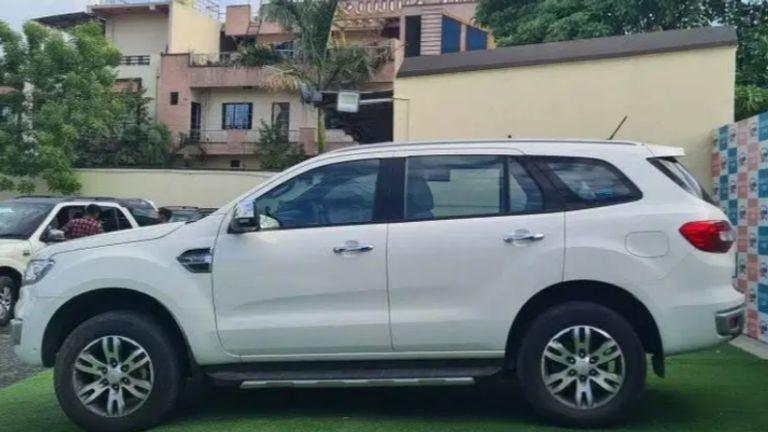 Ford Endeavour Titanium 3.2 4x4 AT 2017