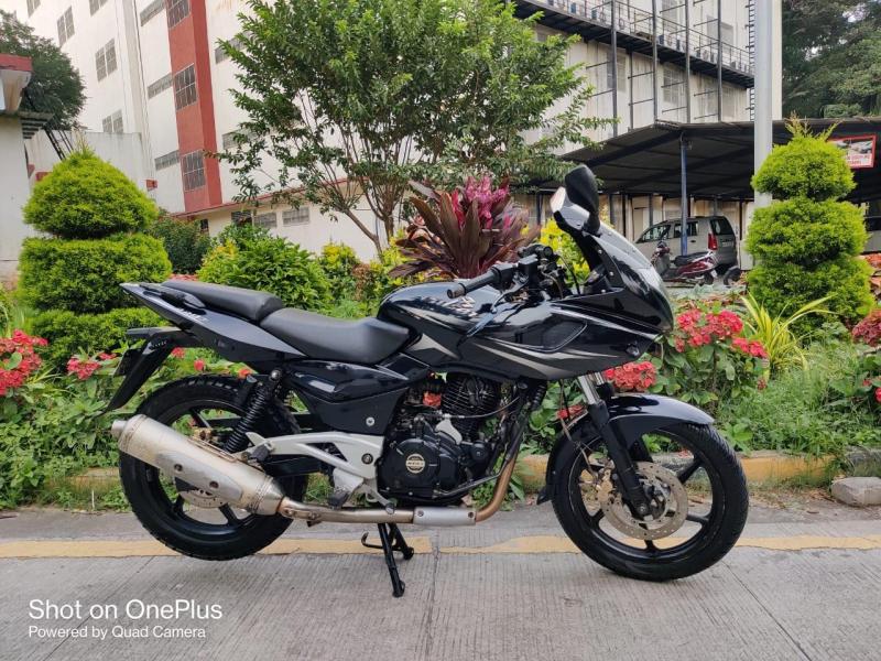 Bajaj Pulsar 200cc 2011
