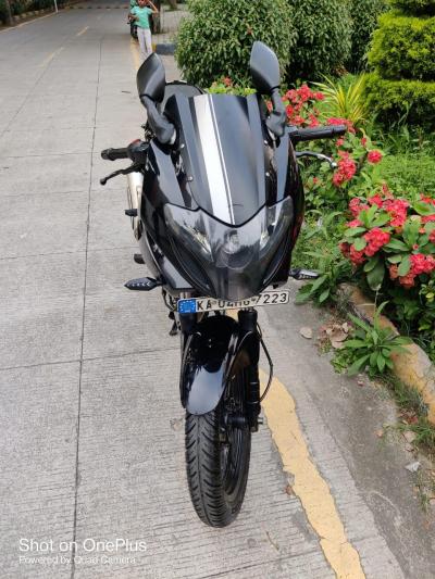 Bajaj Pulsar 200cc 2011