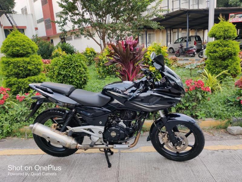Bajaj Pulsar 200cc 2011