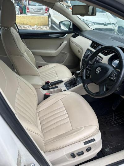 Skoda Octavia Elegance 2.0 TDI AT 2014