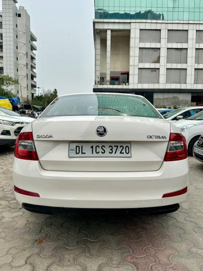 Skoda Octavia Elegance 2.0 TDI AT 2014