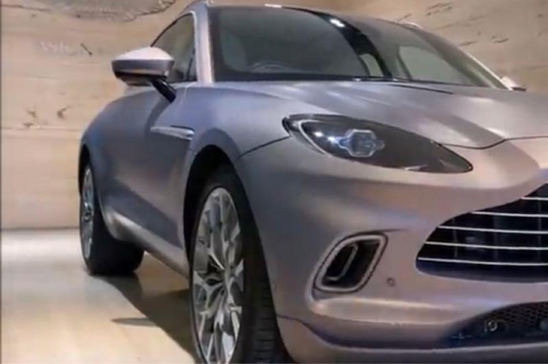 Aston Martin DBX V8 2021