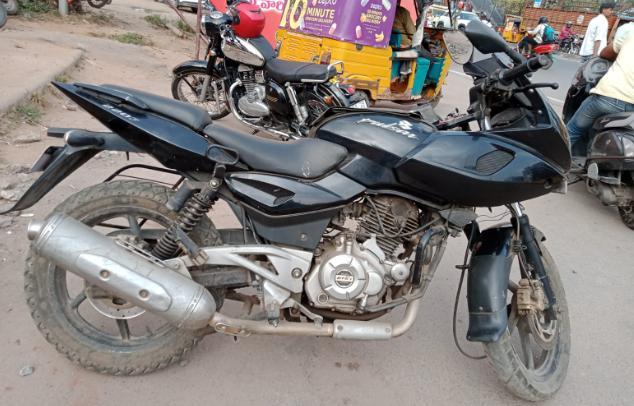 Bajaj Pulsar 220cc 2014