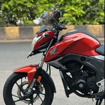 Honda CB Hornet 160R CBS 2016