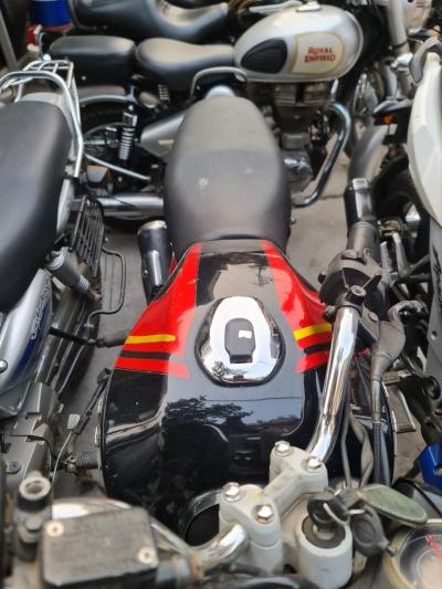 Bajaj V12 125cc 2017