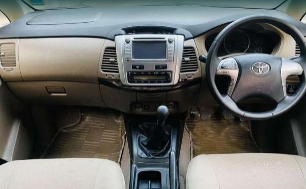Toyota Innova 2.5 VX 7 STR BS IV 2015