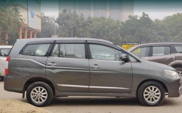 Toyota Innova 2.5 VX 8 STR BS IV 2014