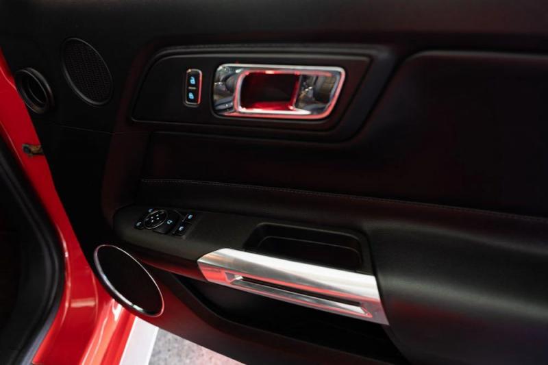 Ford Mustang GT Fastback 5.0L V8 2017