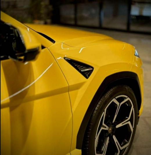 Lamborghini Urus Twin-Turbo V8 2021