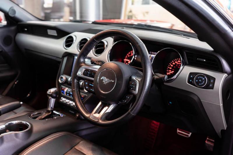 Ford Mustang GT Fastback 5.0L V8 2017