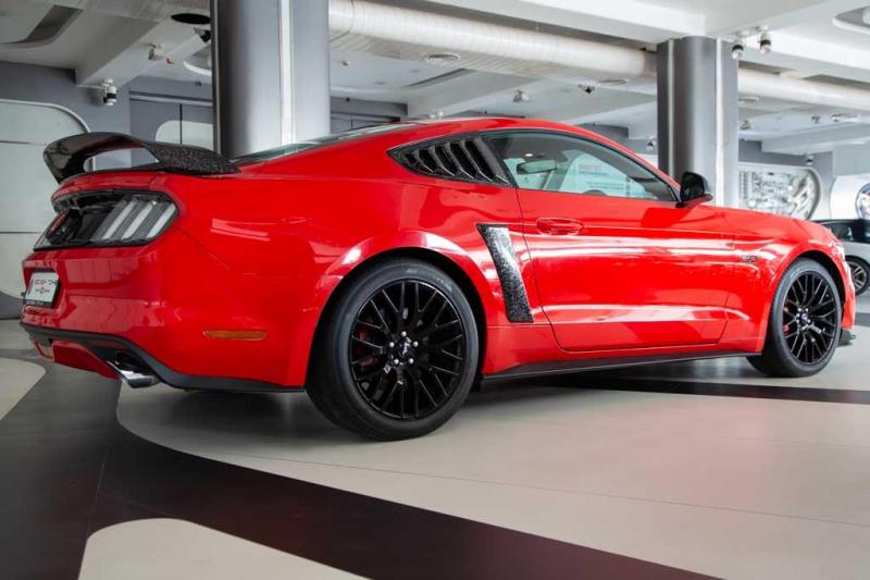 Ford Mustang GT Fastback 5.0L V8 2017