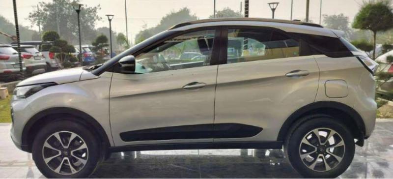 Tata Nexon XMA (S) Petrol 2022