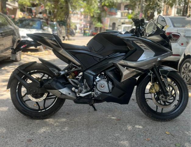 Bajaj Pulsar RS200 2017