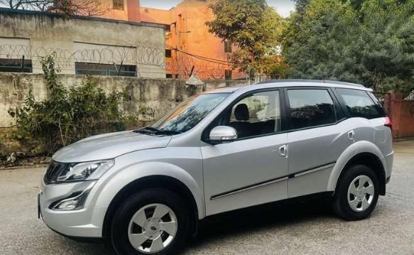 Mahindra XUV500 W6 1.99 2018