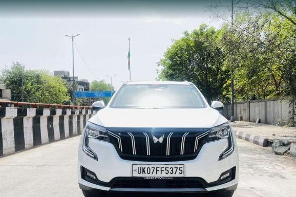 Mahindra XUV700 AX 7 Petrol AT Luxury Pack 7 STR 2022