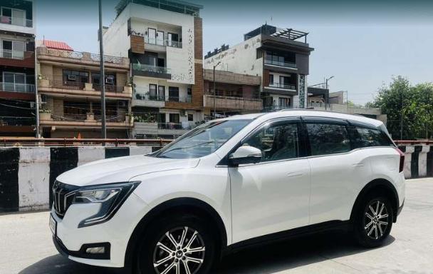 Mahindra XUV700 AX 7 Petrol AT Luxury Pack 7 STR 2022