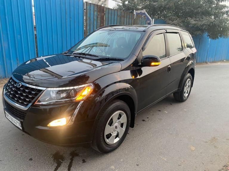 Mahindra XUV500 W7 2018