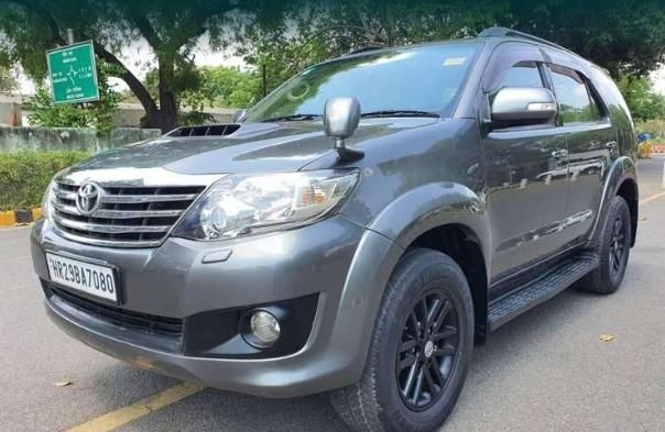 Toyota Fortuner 3.0 4X4 MT 2014