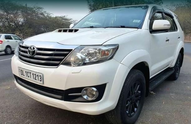 Toyota Fortuner 3.0 4X4 MT 2015