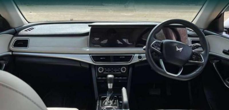 Mahindra XUV700 AX 7 Petrol MT 7 STR 2022