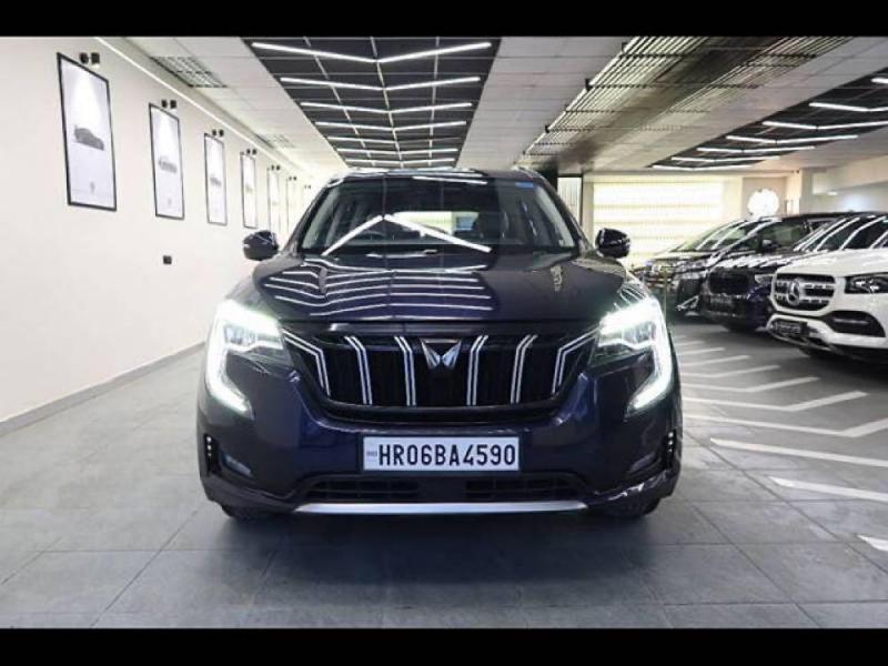 Mahindra XUV700 AX 7 Petrol AT 7 STR 2023