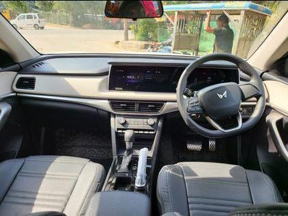 Mahindra XUV700 AX 3 Petrol MT 5 STR E 2022