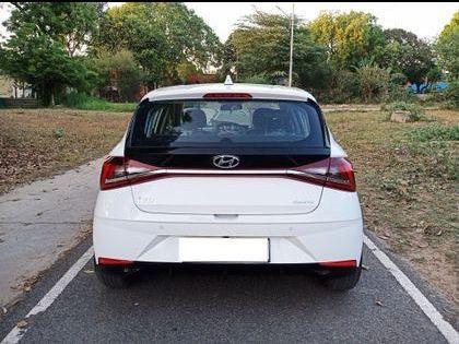 Hyundai i20 Asta 1.2 MT Petrol Dual Tone 2021