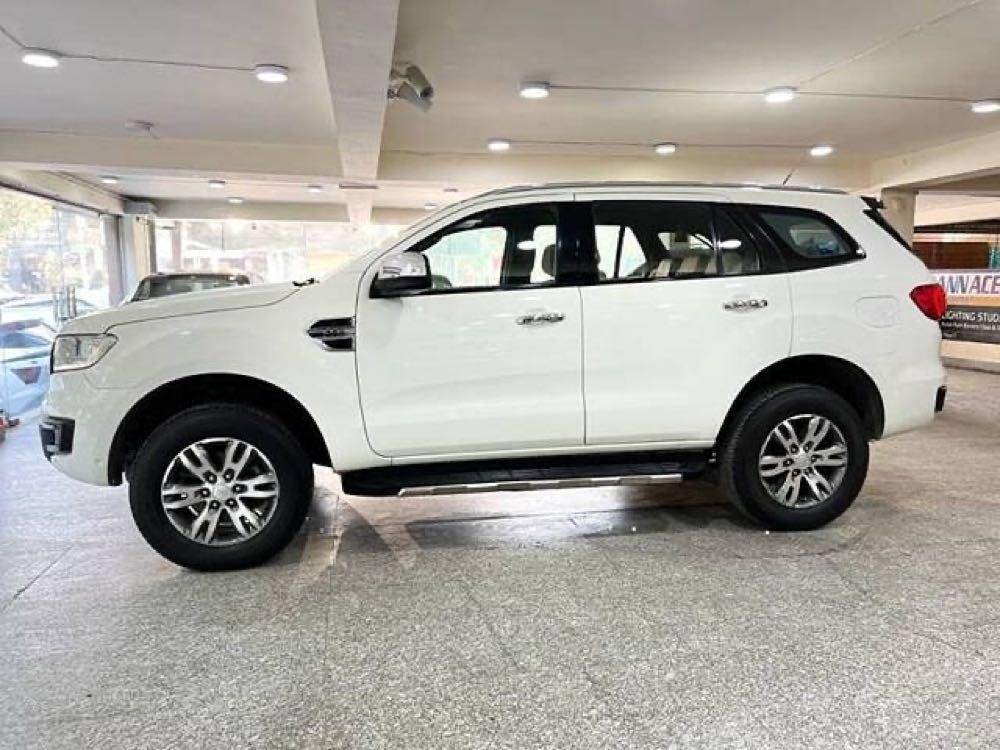 Ford Endeavour Titanium 3.2 4x4 AT 2018