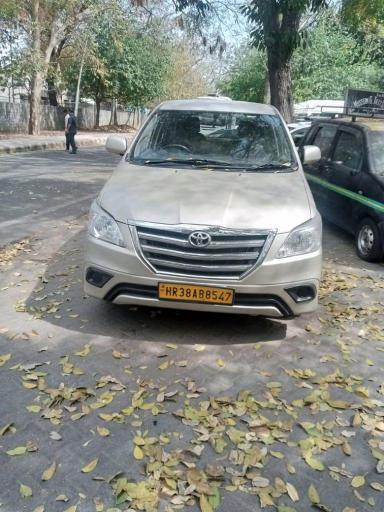 Toyota Innova 2.0 G 8 STR BS IV 2015