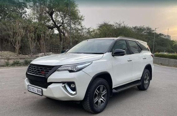 Toyota Fortuner 2.8 4x2 AT 2018
