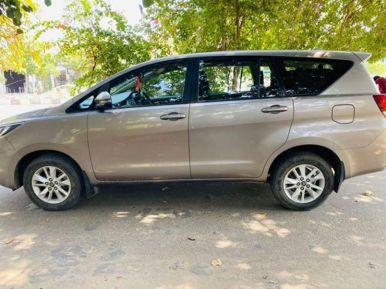 Toyota Innova Crysta 2.4 G 7 STR 2018