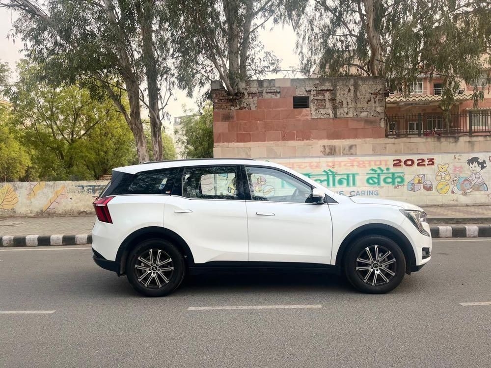 Mahindra XUV700 AX 7 Diesel AT Luxury Pack 7 STR 2024