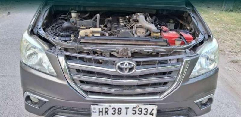 Toyota Innova 2.5 VX 8 STR BS IV 2014