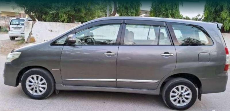 Toyota Innova 2.5 VX 8 STR BS IV 2014