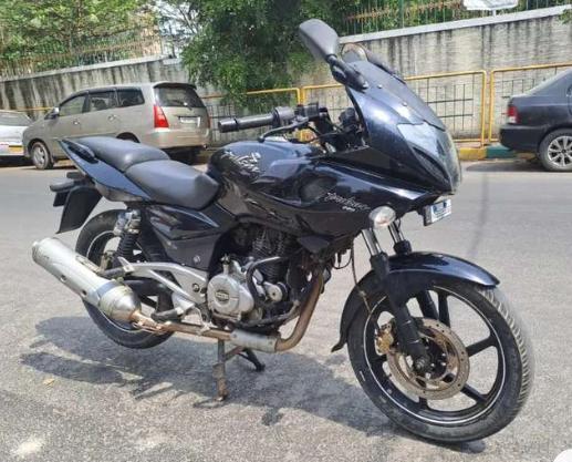 Bajaj Pulsar 220cc 2013