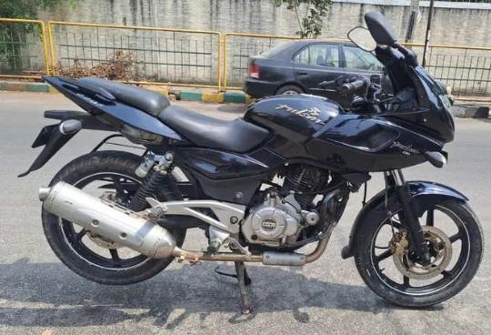 Bajaj Pulsar 220cc 2013