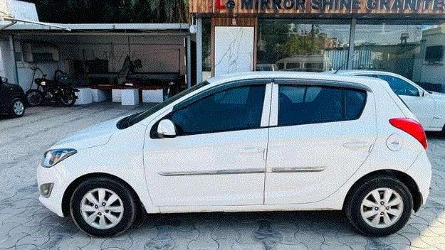 Hyundai i20 Sportz 1.4 CRDi 2012