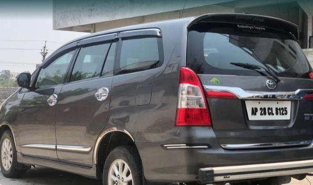 Toyota Innova 2.5 ZX 7 STR BS IV 2014