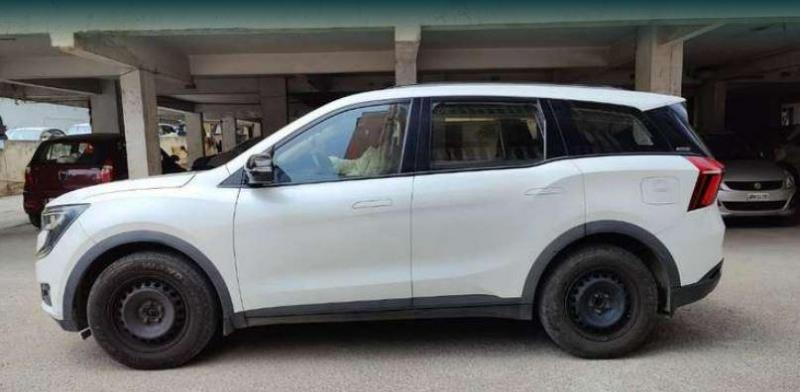 Mahindra XUV700 AX 3 Diesel MT 7 STR 2021