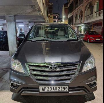 Toyota Innova 2.5 G4 8 STR 2013