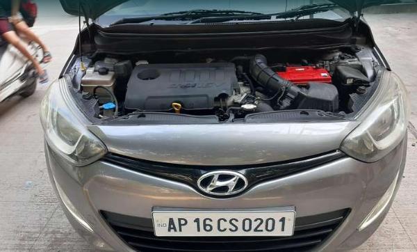 Hyundai i20 Sportz 1.4 CRDi 2014