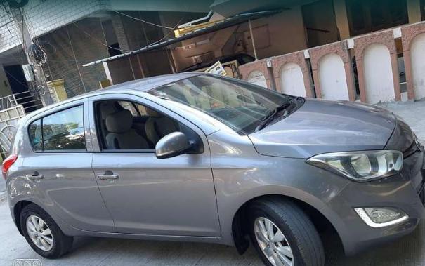 Hyundai i20 Sportz 1.4 CRDi 2014