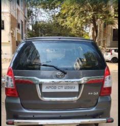 Toyota Innova 2.5 G 8 STR BS IV 2013