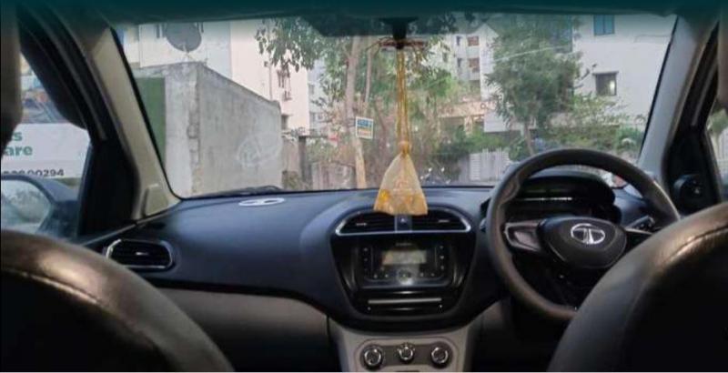 Tata Tiago Revotron XE 2020