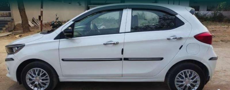 Tata Tiago Revotron XE 2020