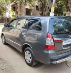 Toyota Innova 2.5 G 8 STR BS IV 2013