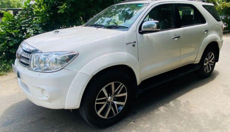 Toyota Fortuner 3.0 4x2 MT 2011