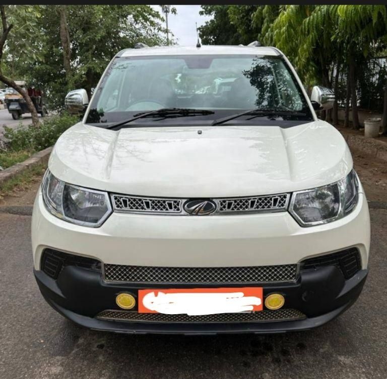 Mahindra KUV100 K4 5 STR 2016