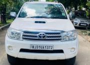 Toyota Fortuner 3.0 4x2 MT 2011